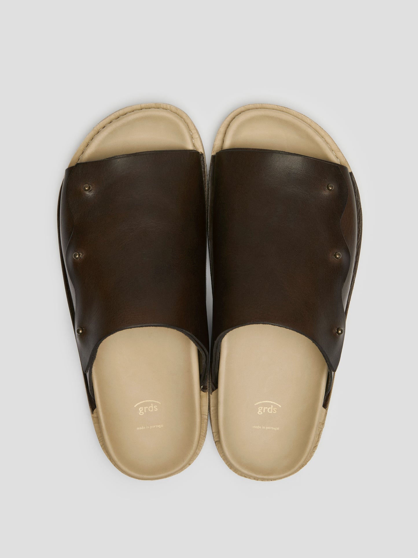 slides 04 leather chestnut