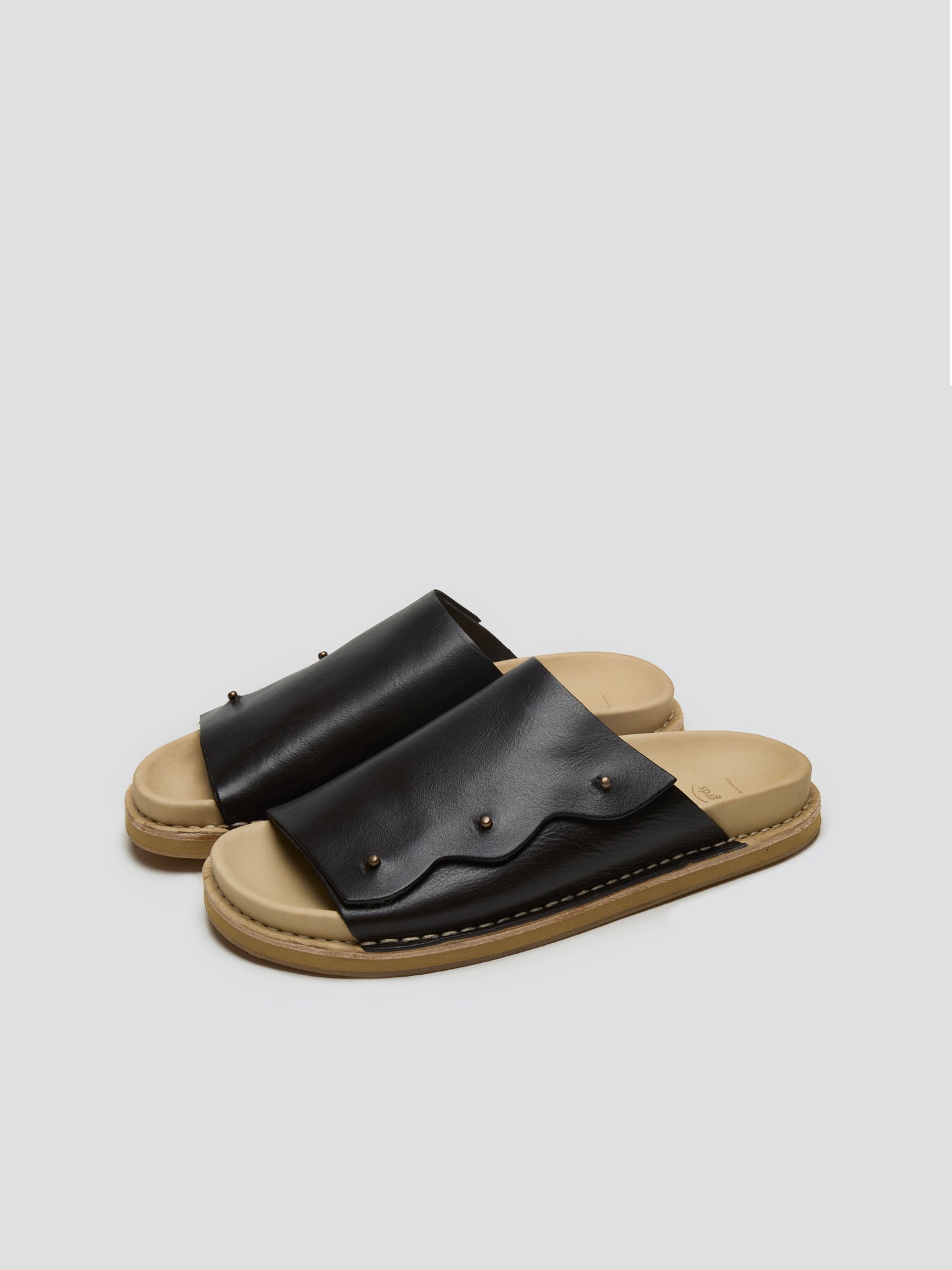slides 04 leather black