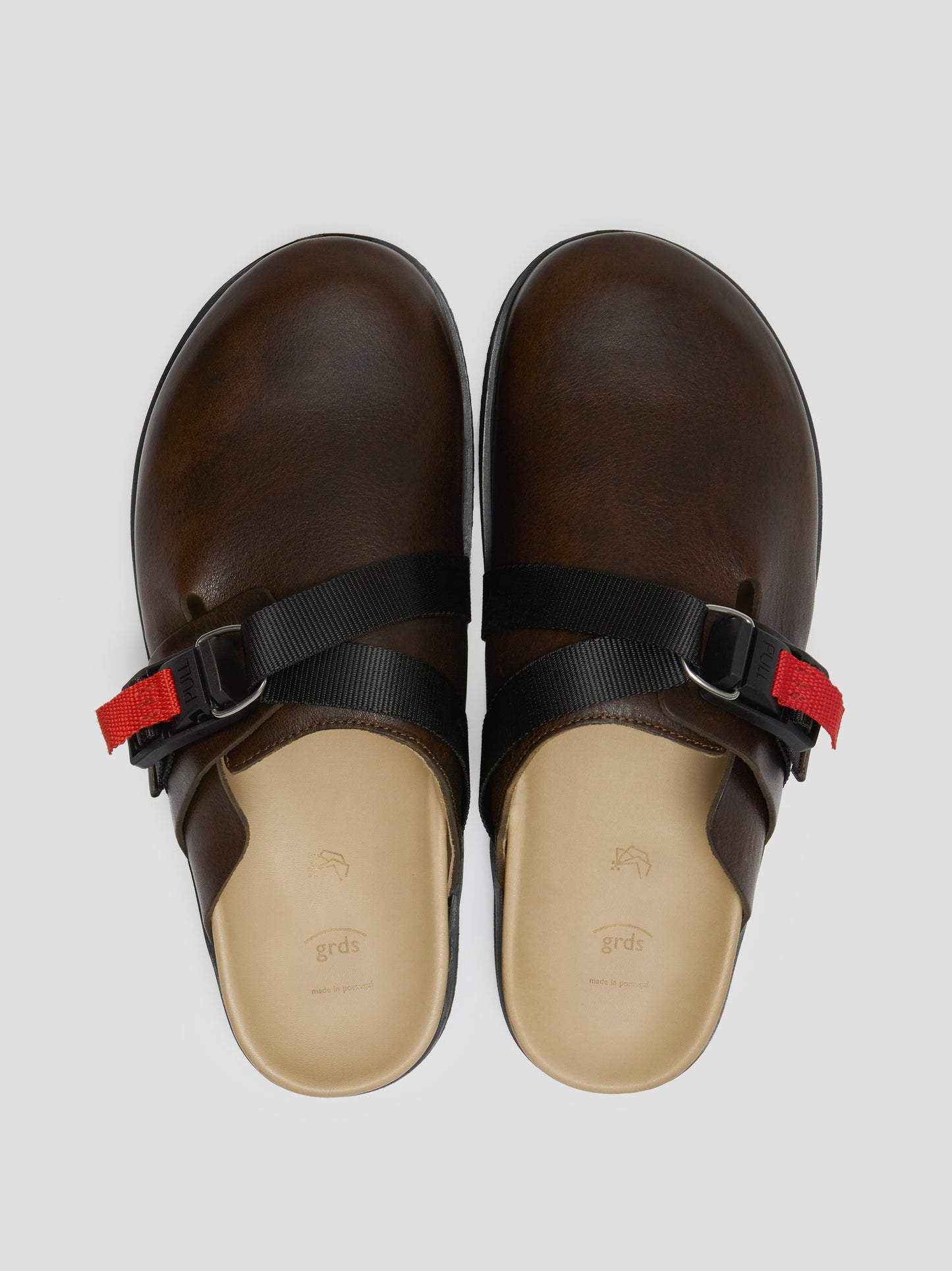 slides 06 leather oak